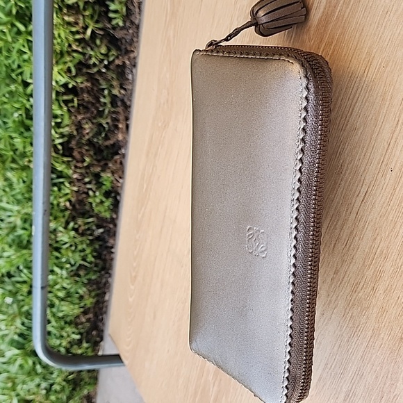 LOEWE Anagram Tassel Women's Long Wallet Champagne Gold Leather - Picture 9 of 15